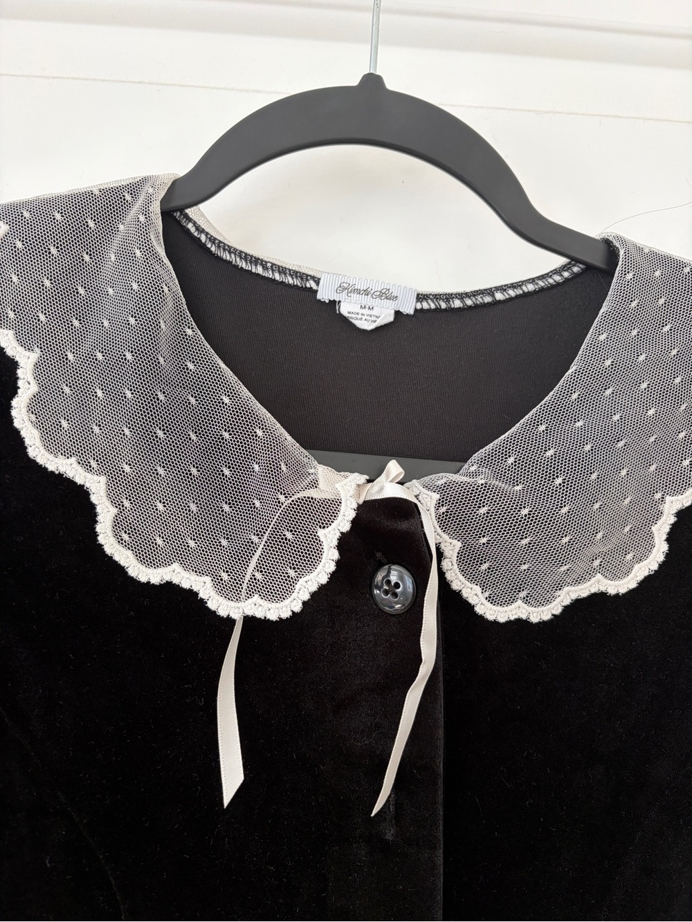 Kimchi Blue Black Ribbed Top with Trimmed Neckline - Picture 3 of 4
